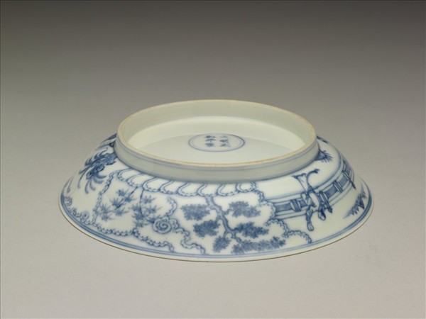 青花三友仕女圖盤