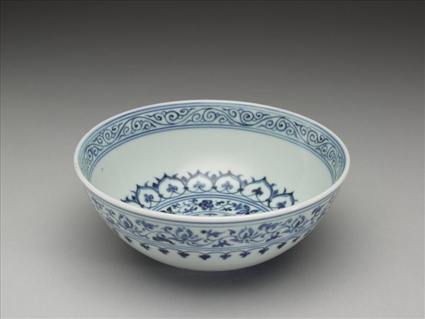 青花幾何花卉紋碗