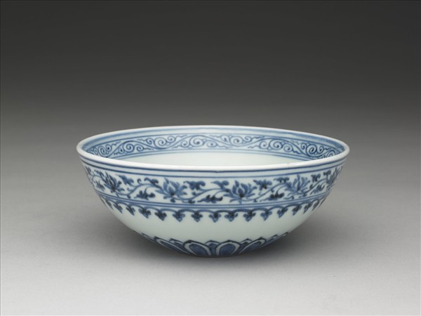 青花幾何花卉紋碗