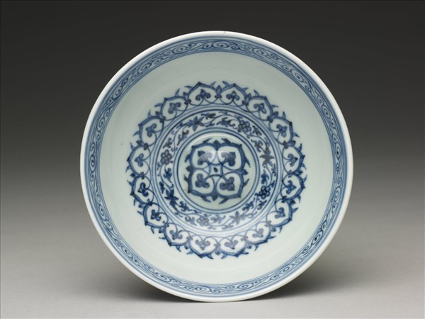 青花幾何花卉紋碗