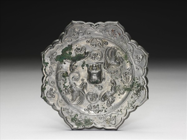 雙鳳瑞獸菱花鏡