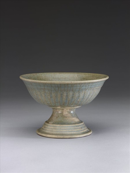 泰國 青瓷刻花高足碗