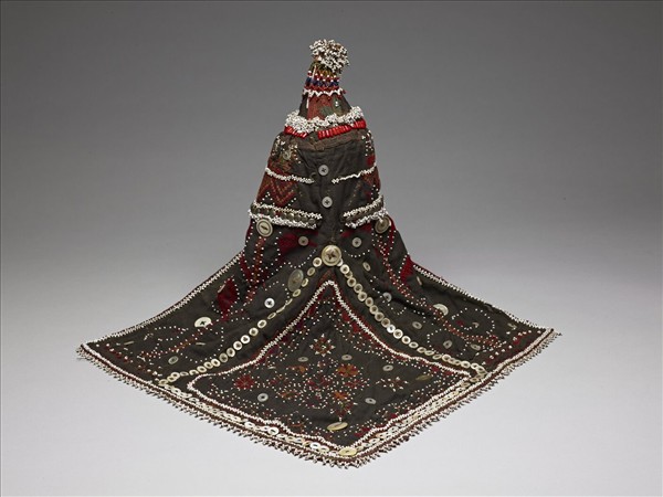 阿富汗 黑地刺繡綴飾帽