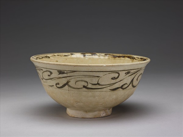 越南 鐵繪花卉碗