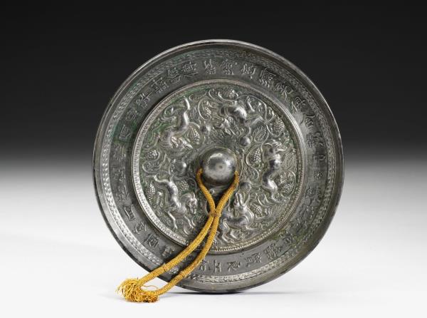 「瑩質」瑞獸葡萄紋鏡