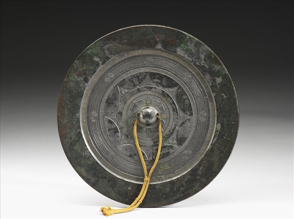 「常宜子孫」雲雷連弧紋鏡