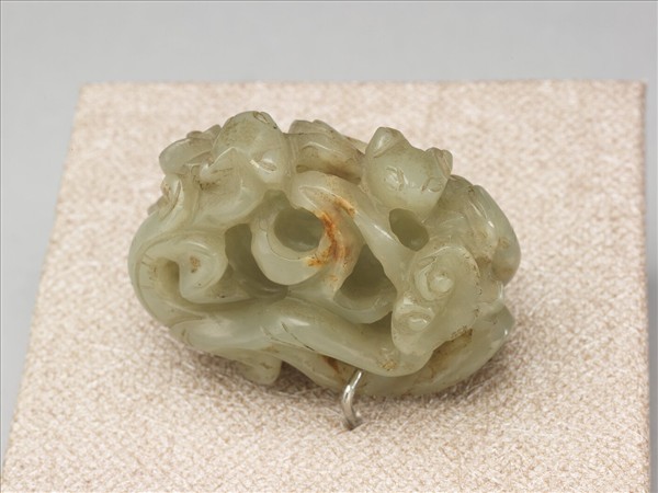 螭虎啣芝紋玉頂