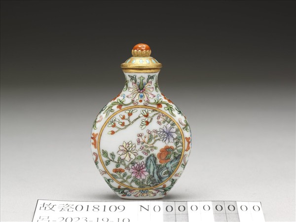 瓷胎粉彩玉堂富貴鼻煙壺