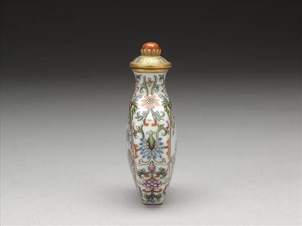 瓷胎粉彩玉堂富貴鼻煙壺