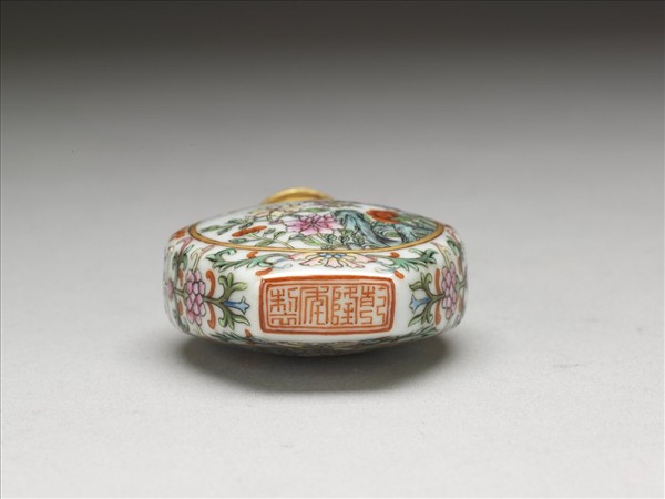 瓷胎粉彩玉堂富貴鼻煙壺