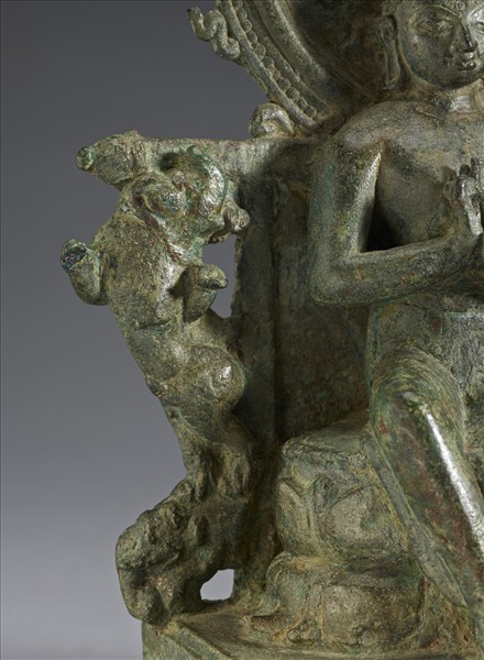 青銅佛垂足坐像