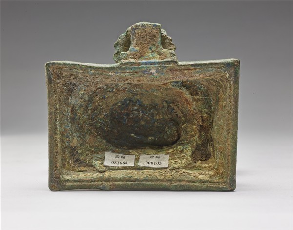 青銅佛垂足坐像