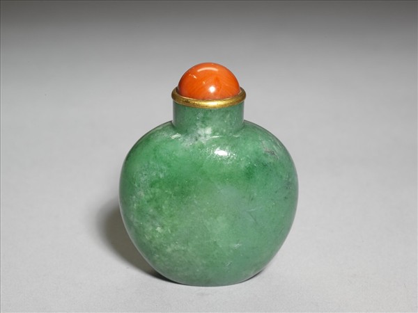 翠玉鼻煙壺