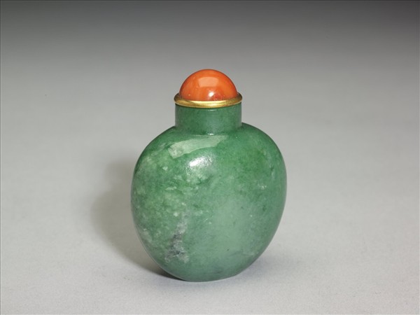 翠玉鼻煙壺