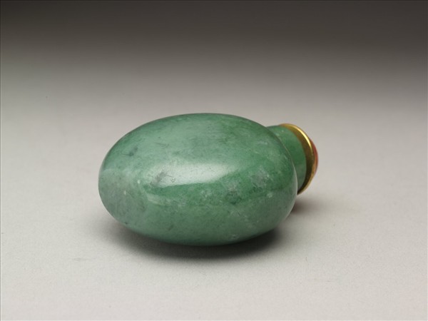 翠玉鼻煙壺