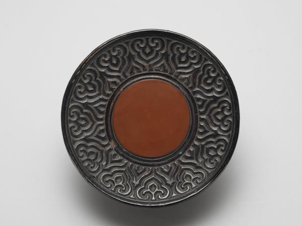 剔犀如意雲紋盞托