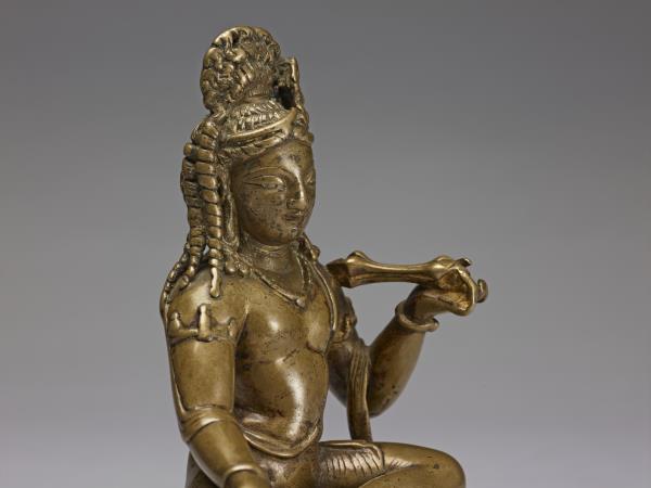 青銅金剛手菩薩半跏舒坐像