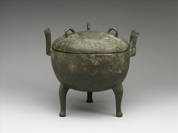 蟠虺紋鼎