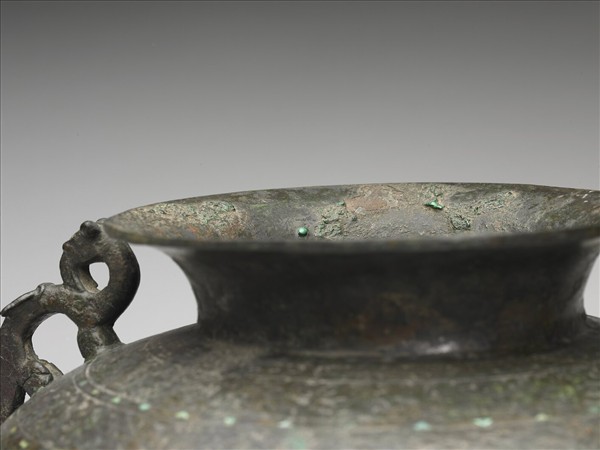 嵌松綠石蟠夔紋瓿