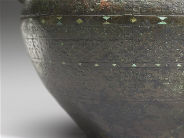 嵌松綠石蟠夔紋瓿