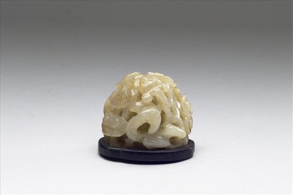 螭虎啣芝紋玉頂