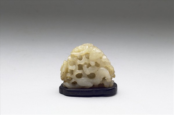 螭虎啣芝紋玉頂