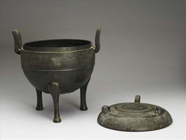 蟠虺紋鼎