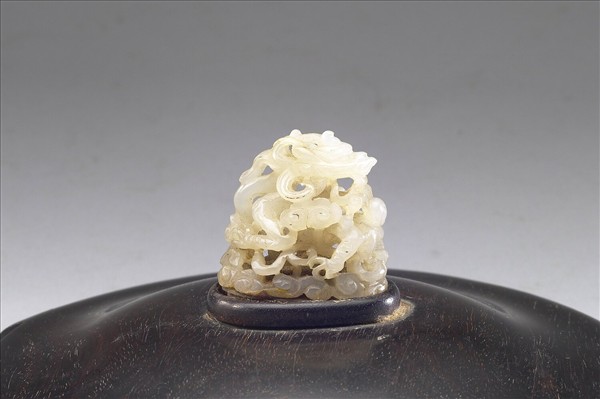 花間行龍紋玉頂