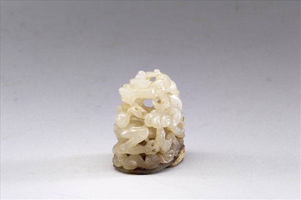 花間行龍紋玉頂