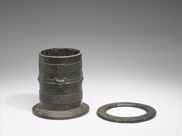 嵌金銀蟠虺紋車器