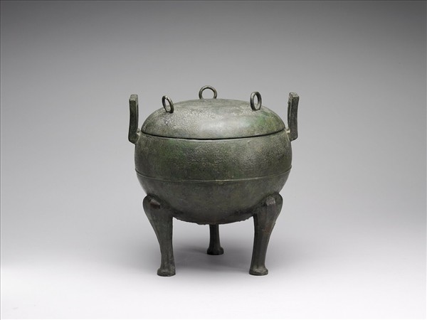蟠虺紋鼎