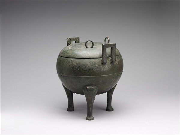 蟠虺紋鼎