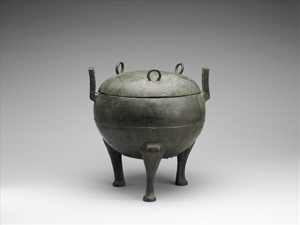 蟠虺紋鼎