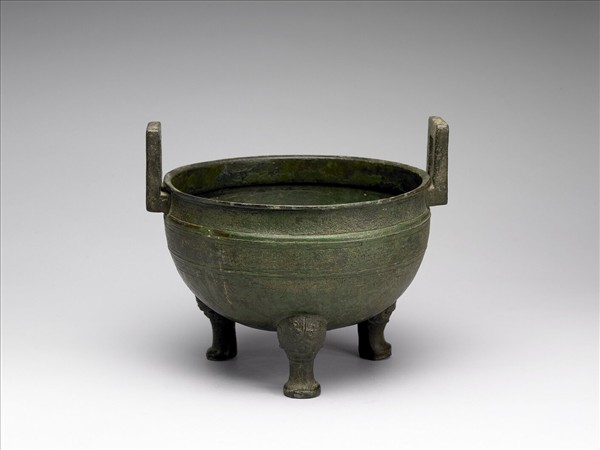 蟠虺紋鼎