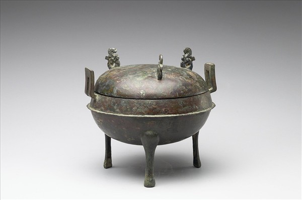 銅弦紋鼎