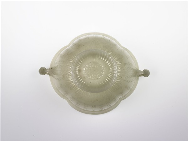 玉花口花蕾柄碗