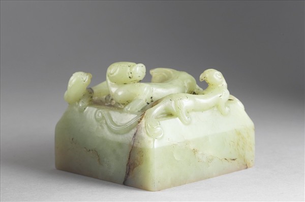 「五福五代堂古稀天子寶」玉印