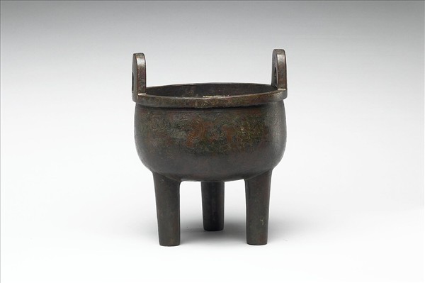 嵌銀絲獸面紋鼎