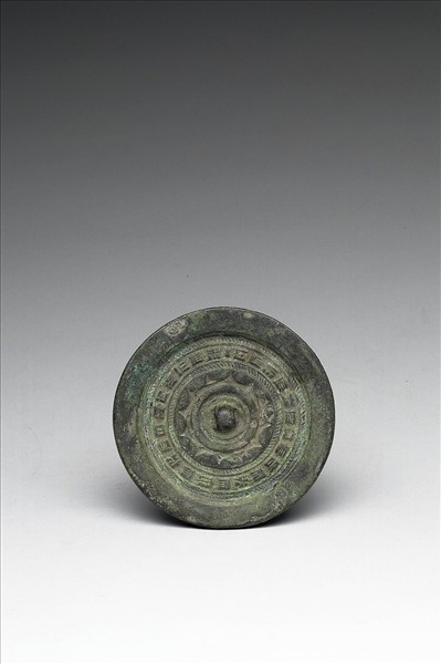 「昭明」連弧紋鏡