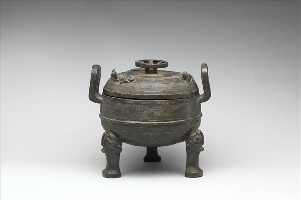 蟠虺紋鼎