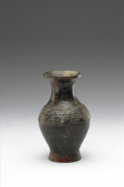 變形獸帶紋小壺