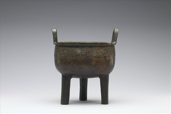 圓渦四瓣目紋鼎