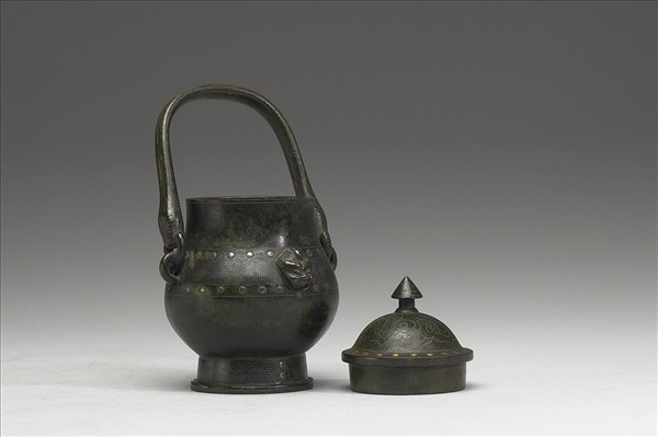 錯金銀雲紋提梁卣