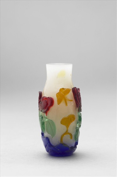 白套四色玻璃花蝶鼻煙壺