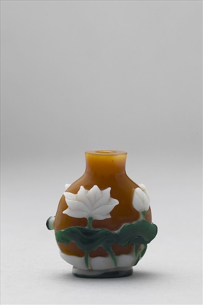 深黃色套雙色玻璃荷花鼻煙壺