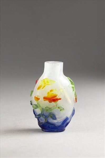 白套四色玻璃花蝶鼻煙壺