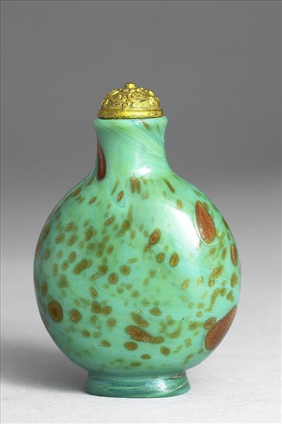 綠玻璃灑金星鼻煙壺