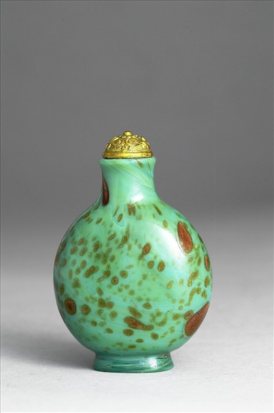 綠玻璃灑金星鼻煙壺