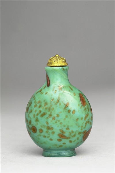 綠玻璃灑金星鼻煙壺