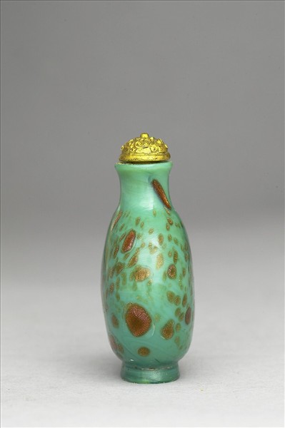 綠玻璃灑金星鼻煙壺